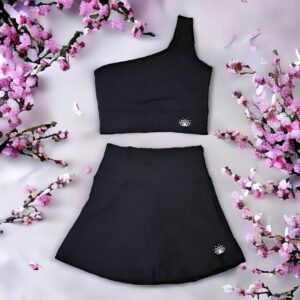 Top Asimétrico & Falda Short Negro